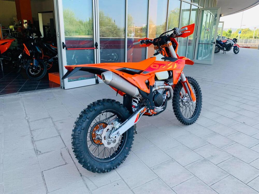 KTM EXC 350 F Six Days (2025) (4)