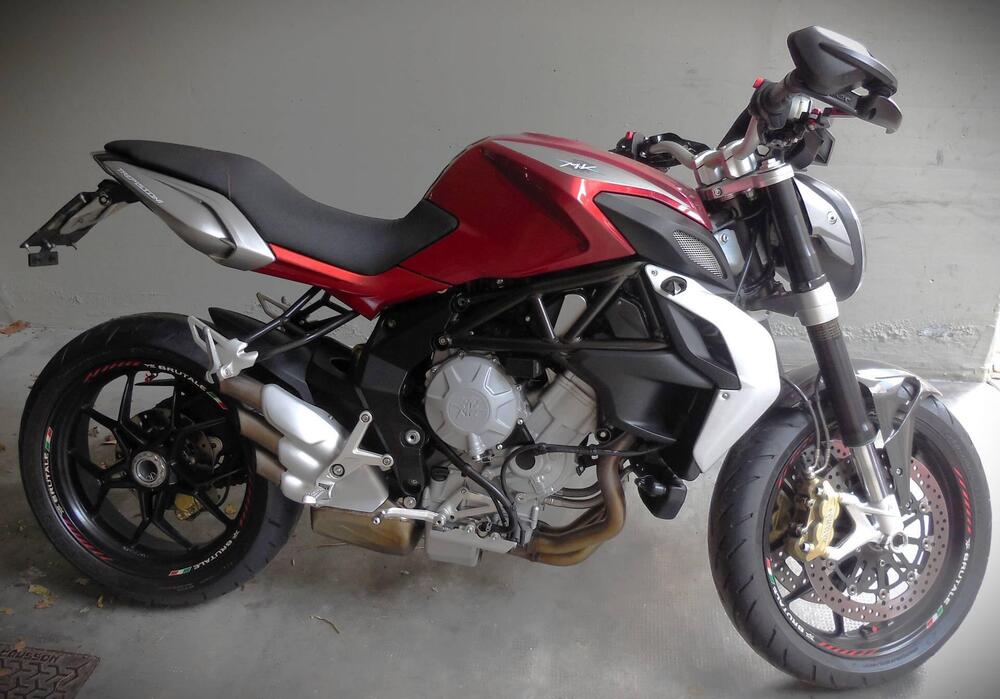 MV Agusta Brutale 800 (2012 - 15) (2)