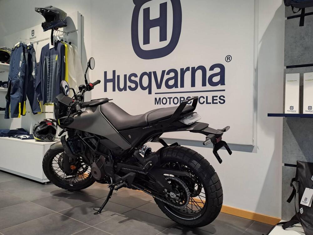 Husqvarna Svartpilen 401 (2024) (3)