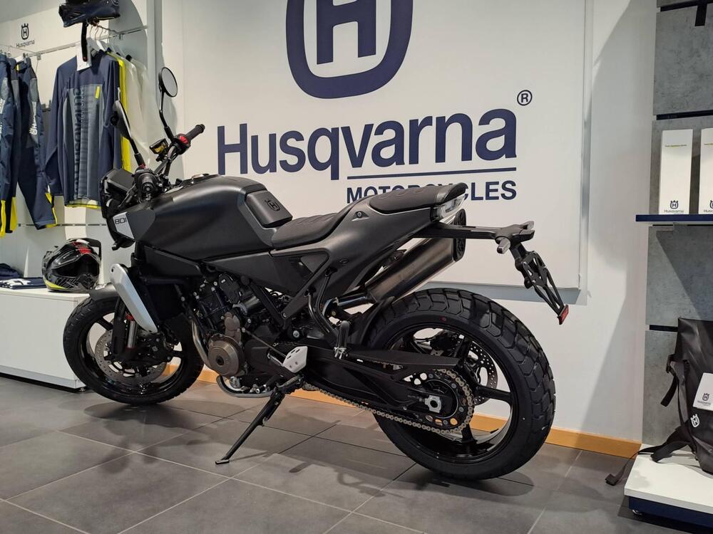 Husqvarna Svartpilen 801 (2024) (3)