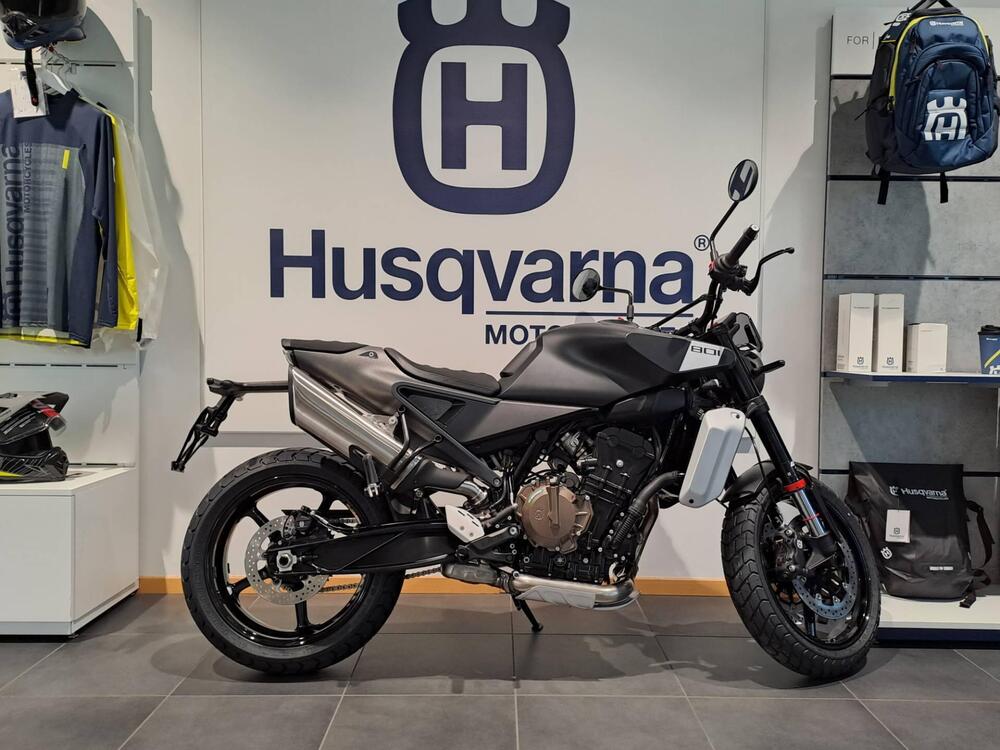 Husqvarna Svartpilen 801 (2024) (4)