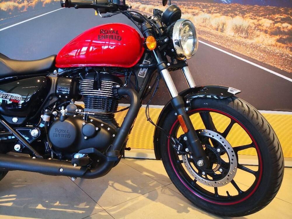 Royal Enfield Meteor 350 Fireball (2021 - 24) (4)