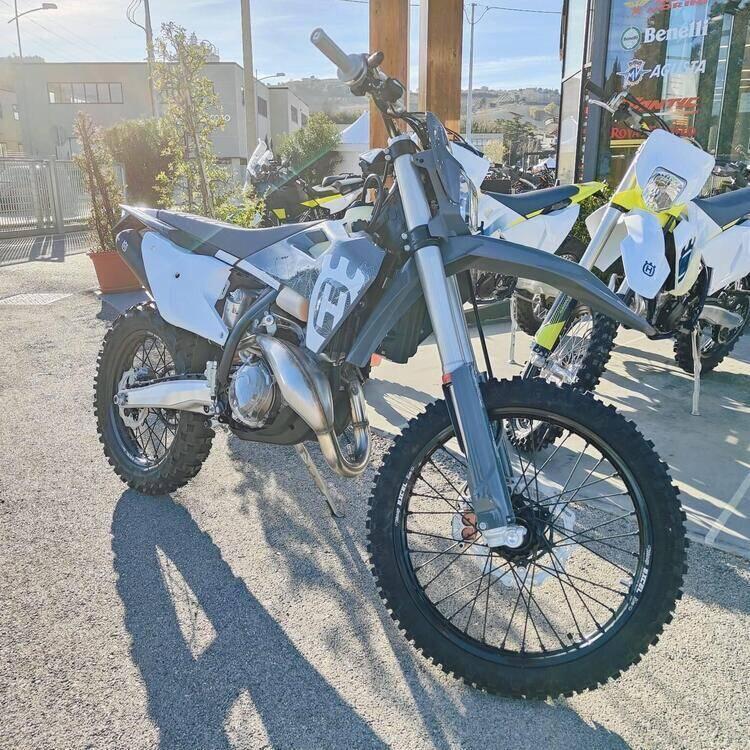 Husqvarna TE 300 (2024) (2)