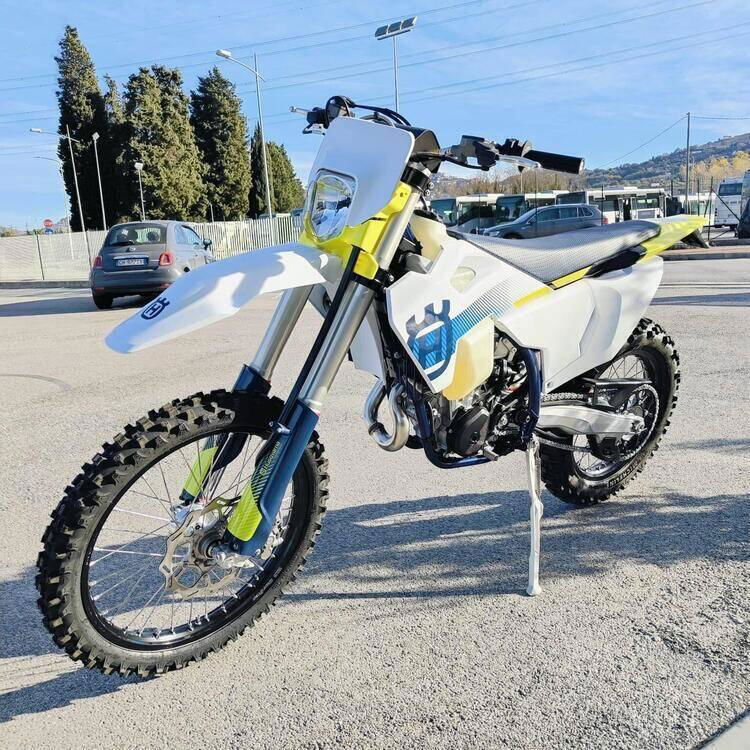 Husqvarna FE 450 (2024) (2)