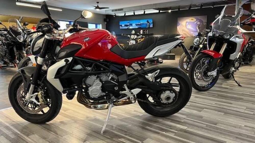 MV Agusta Brutale 675 (2011 - 15) (2)