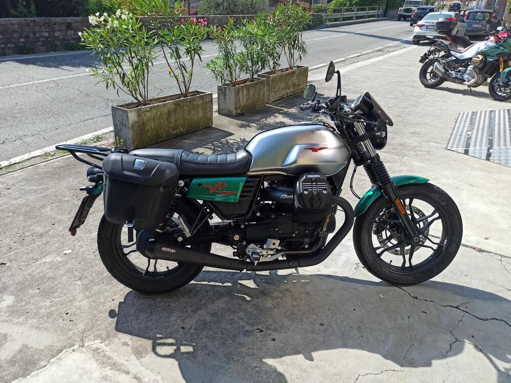 Moto Guzzi V7 III Stone Night Pack (2019 - 20)