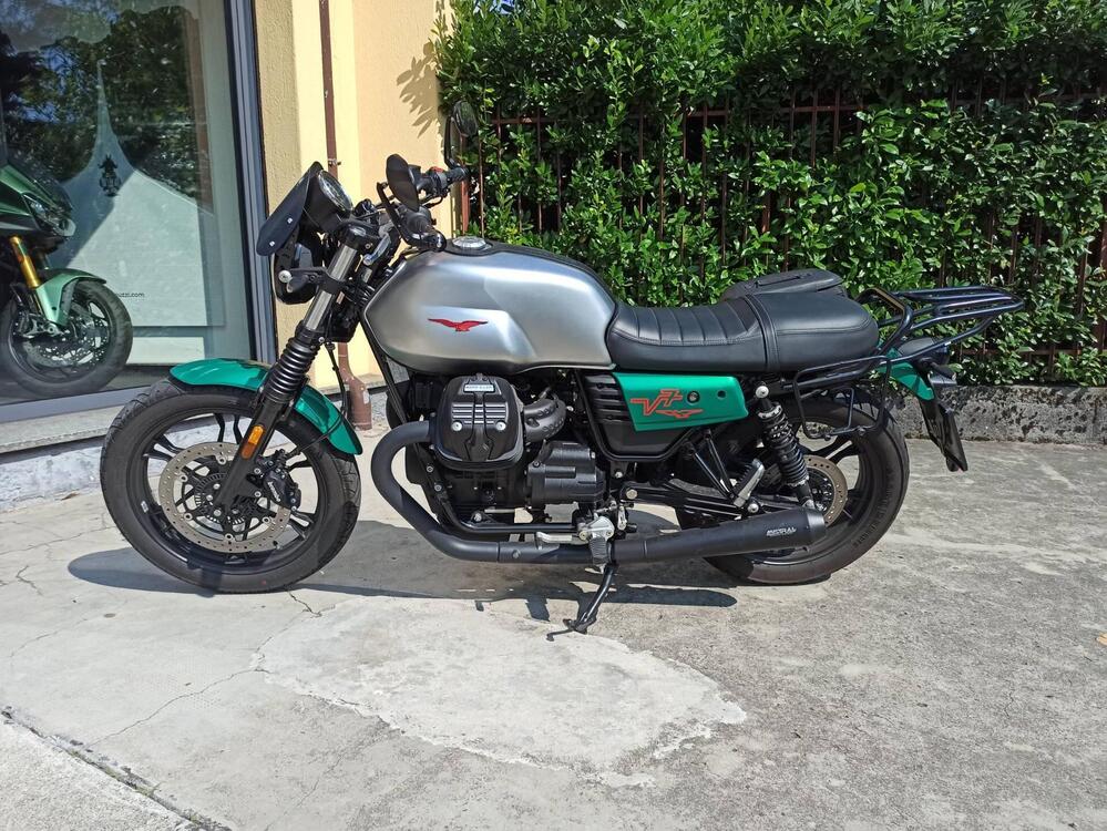 Moto Guzzi V7 III Stone Night Pack (2019 - 20) (2)