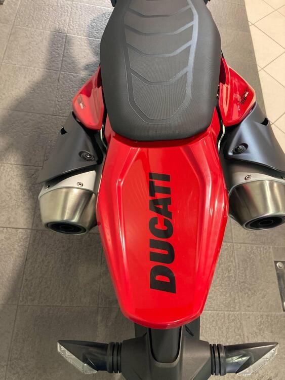 Ducati Hypermotard 698 Mono (2024) (2)