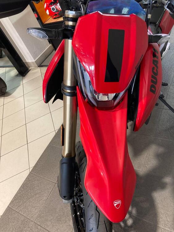 Ducati Hypermotard 698 Mono (2024) (3)