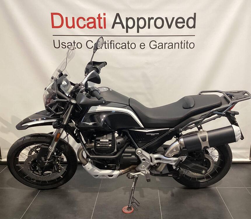 Moto Guzzi V85 TT Guardia d'Onore (2022 - 23) (3)