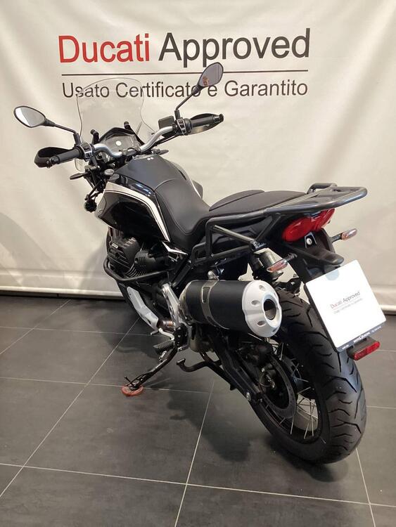 Moto Guzzi V85 TT Guardia d'Onore (2022 - 23) (4)