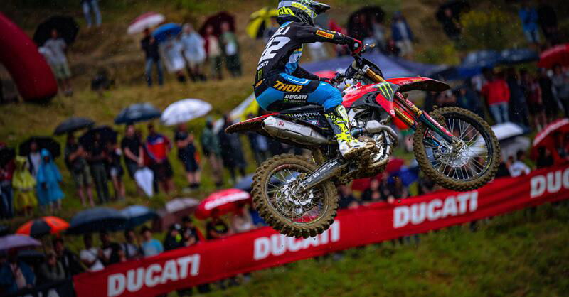 Ducati debutta in Olanda nel Mondiale Motocross con Tony Cairoli e la Desmo450 MX