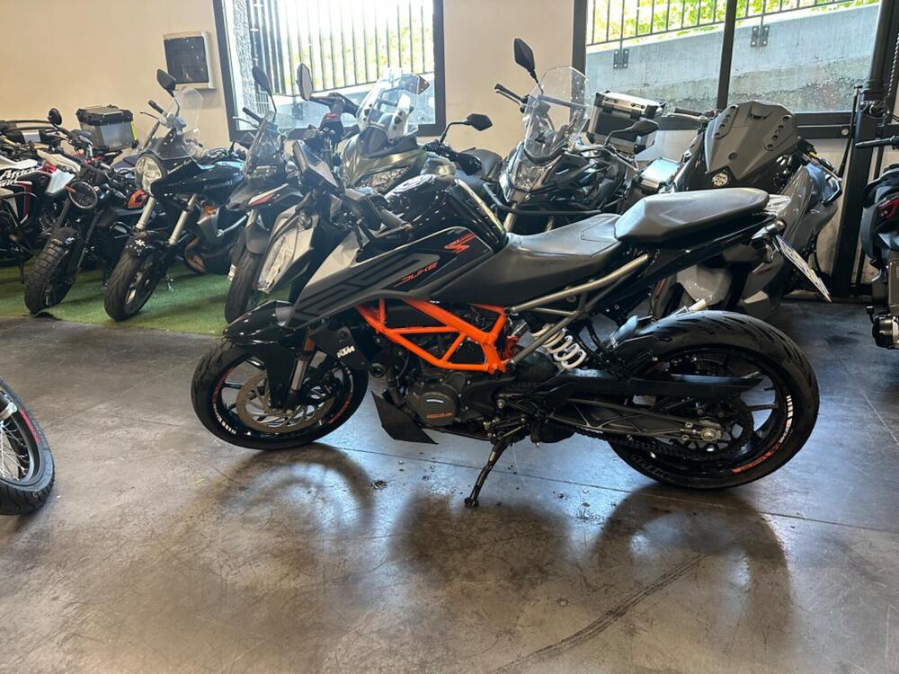 KTM 125 Duke (2021 - 23) (2)