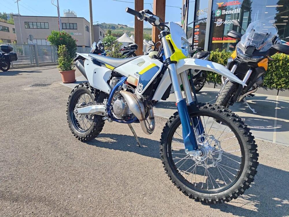 Husqvarna TE 250 (2025) (2)