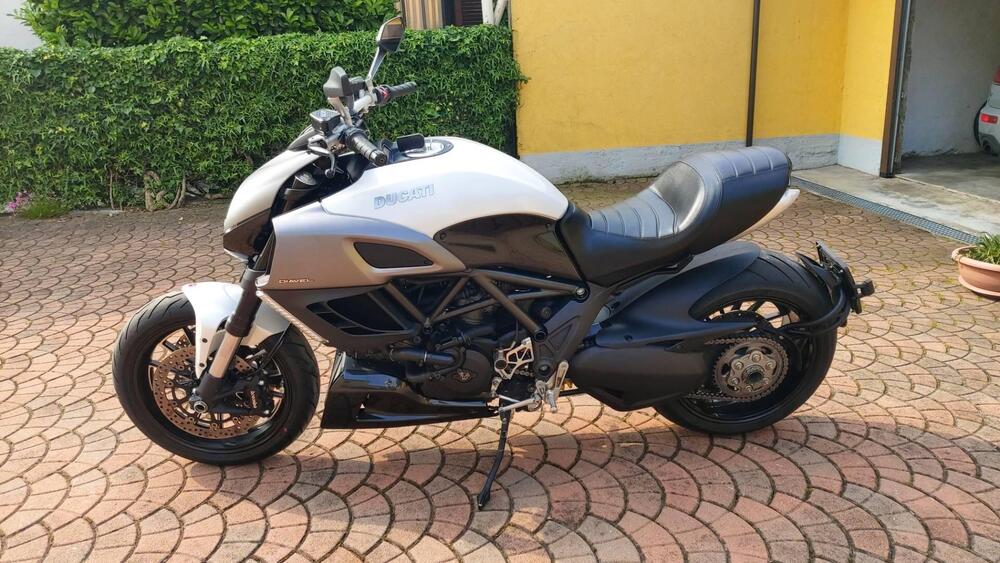 Ducati Diavel 1200 (2010 - 13) (3)