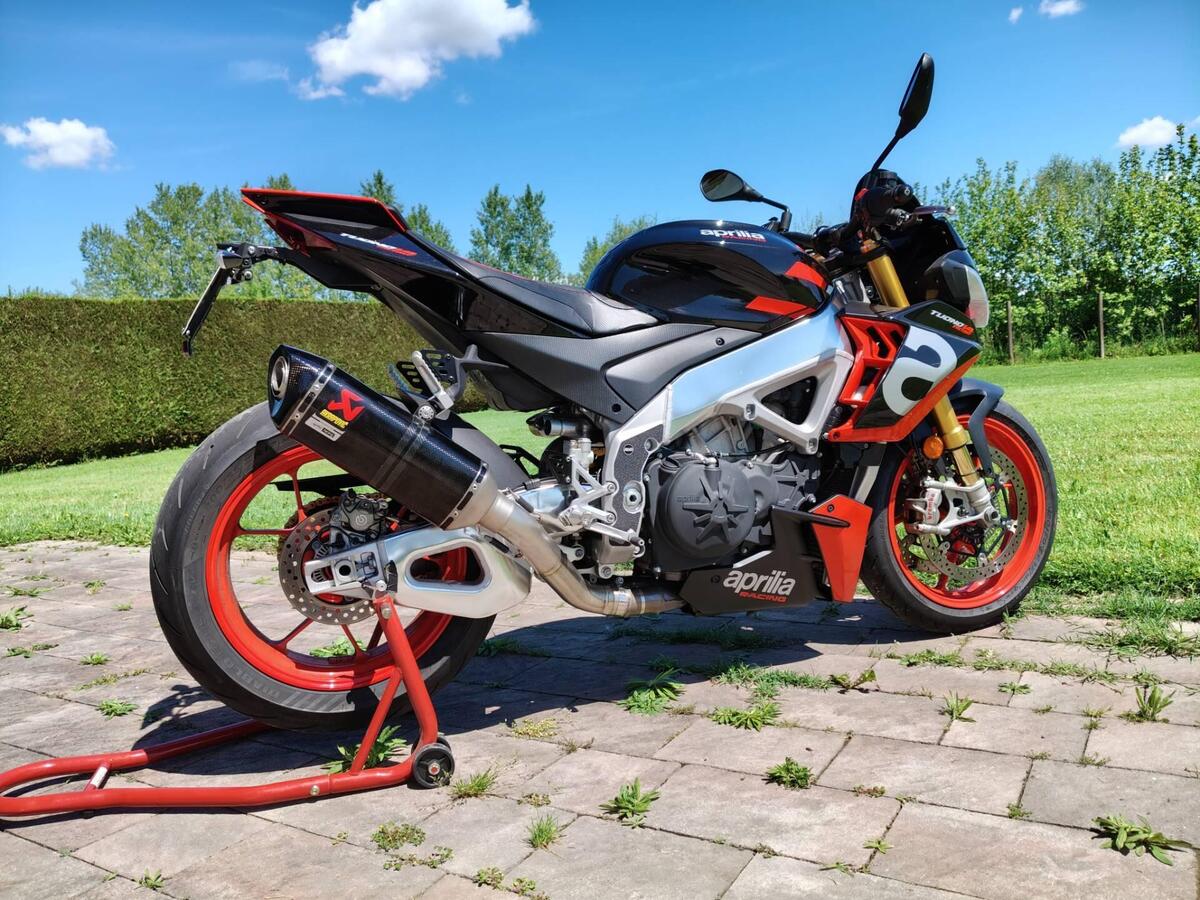 aprilia v4 tuono 1100