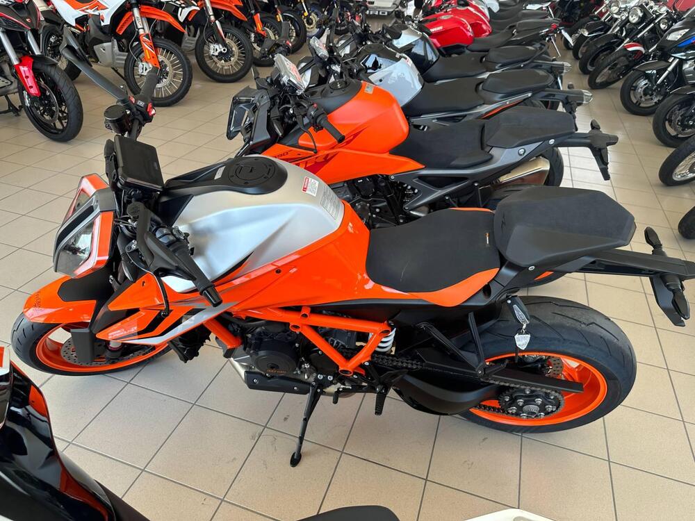 KTM 1290 Super Duke R (2022 - 23) (3)