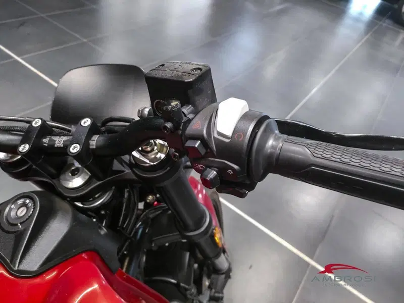 Moto Morini SEIEMMEZZO STR (2022 - 26) (8)