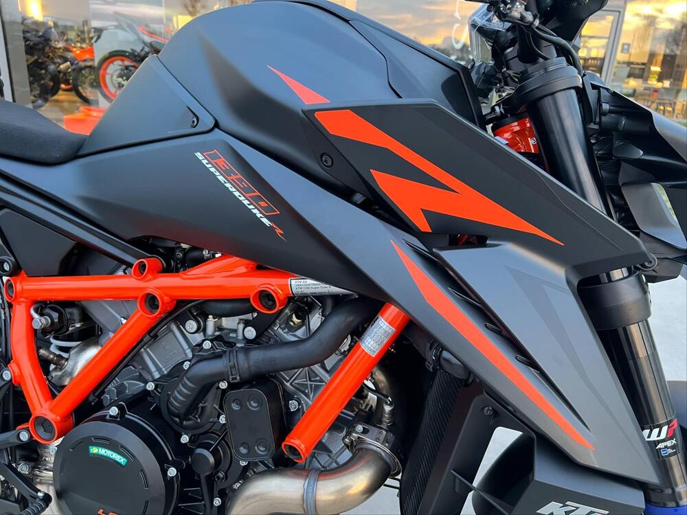 KTM 1390 Super Duke R Evo (2024) (2)