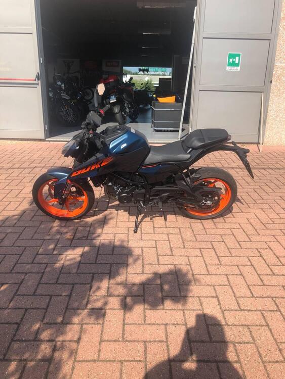 KTM 125 Duke (2024) (3)