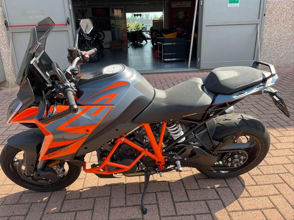 KTM 1290 Super Duke GT (2022 - 24) (2)