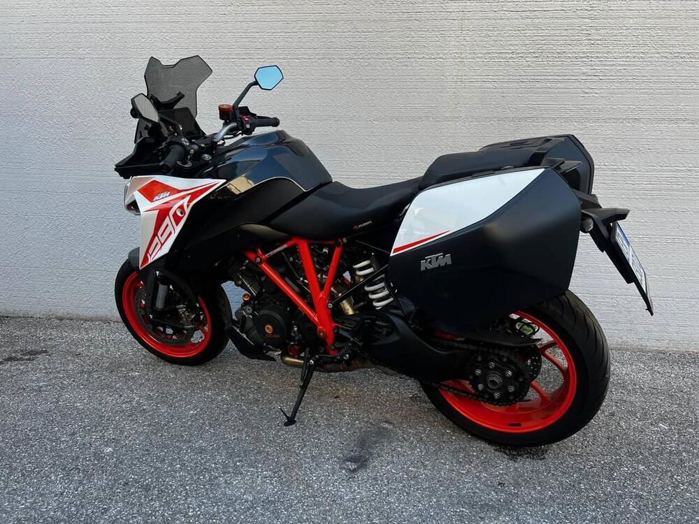 KTM 1290 Super Duke GT (2019 - 20) (2)