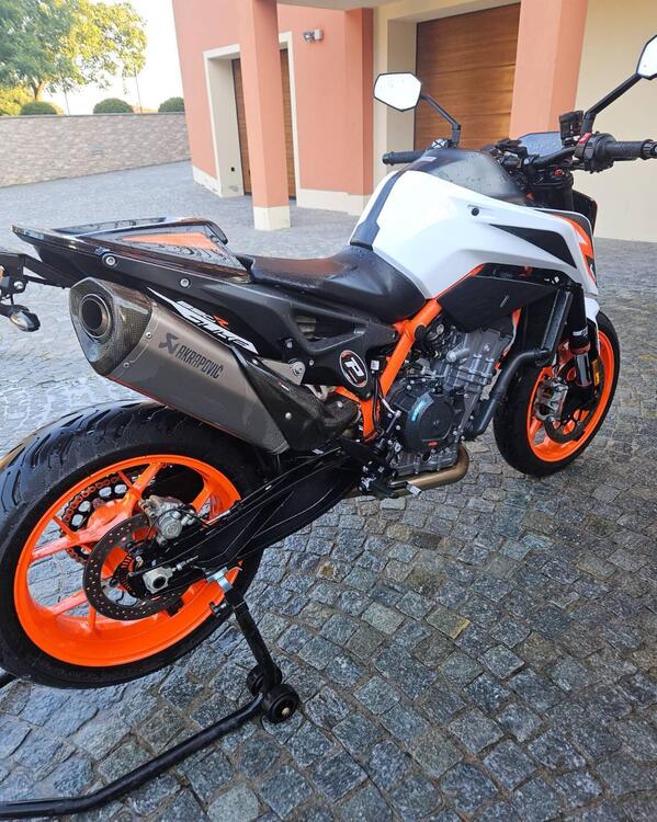 KTM 890 Duke R (2021) (3)