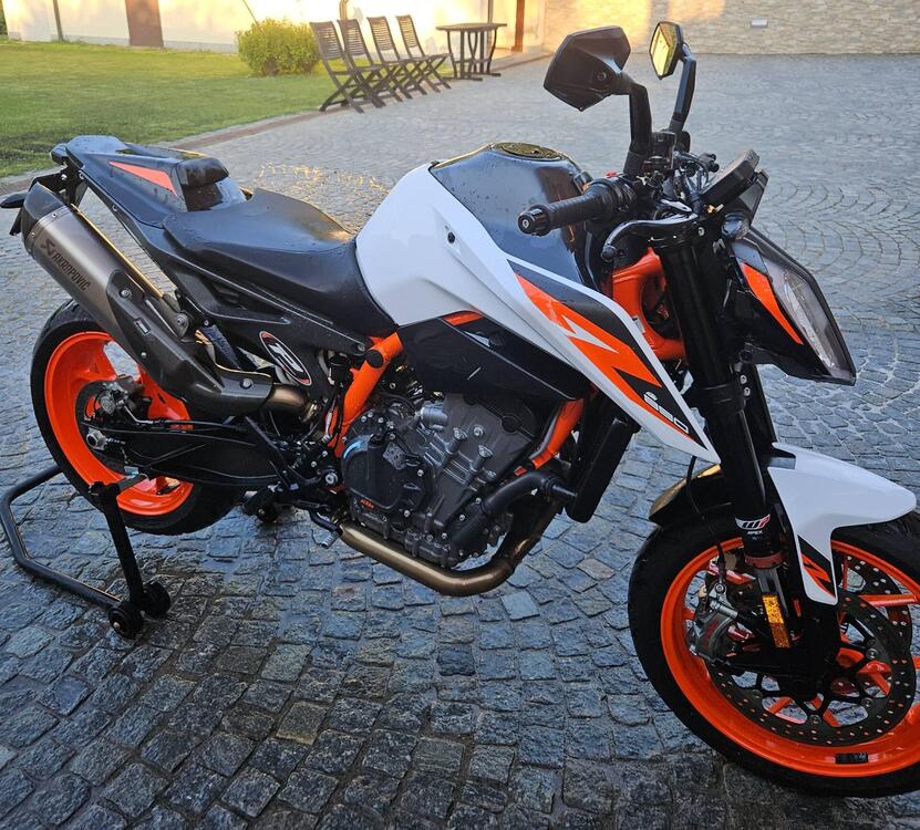 KTM 890 Duke R (2021) (5)