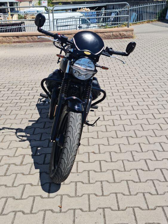 Moto Guzzi V7 Stone (2021 - 25) (5)