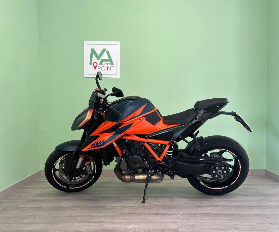 KTM 1290 Super Duke R (2021) (2)