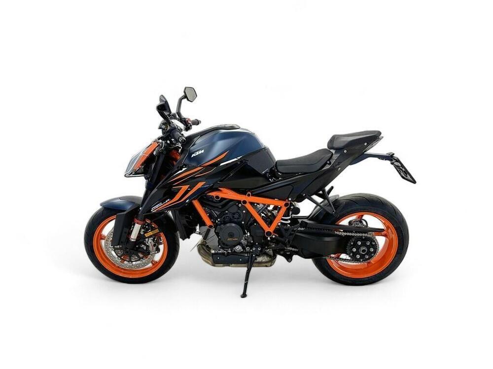 KTM 1290 Super Duke R (2022 - 23) (2)