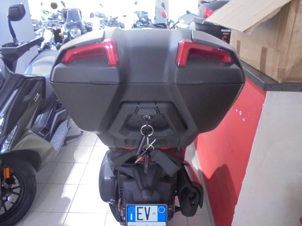 Yamaha X-Max 300 Tech Max (2021 - 24) (2)