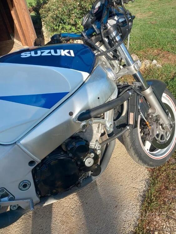 Suzuki GSX R 600 (1997 - 00) (3)