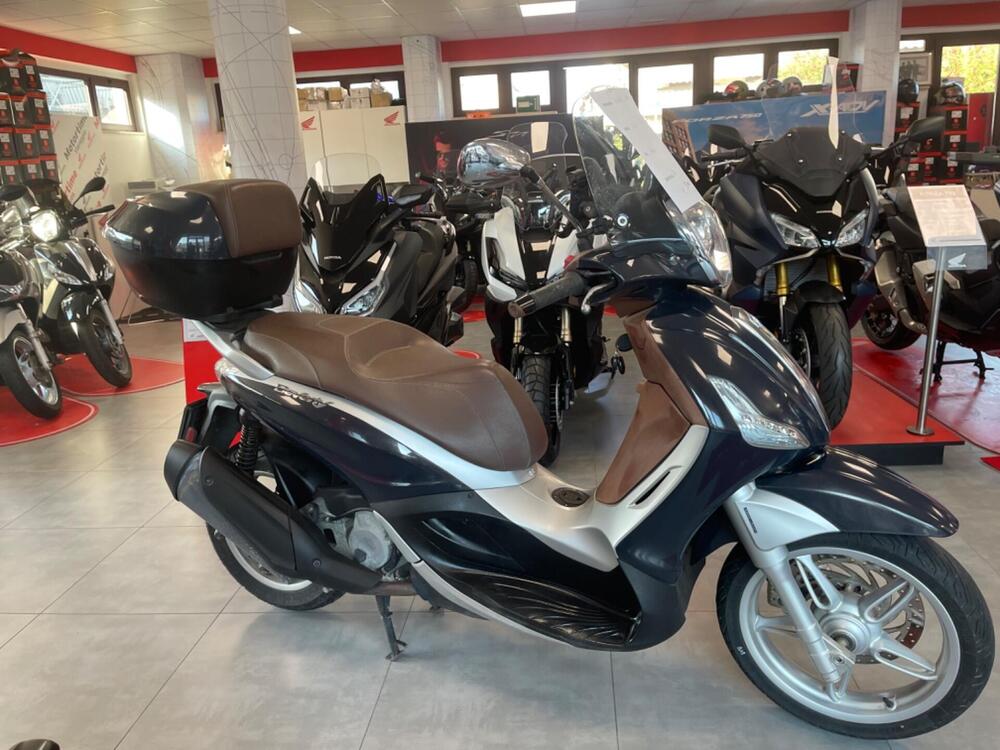 Piaggio Beverly 350 ABS (2016 - 20) (2)