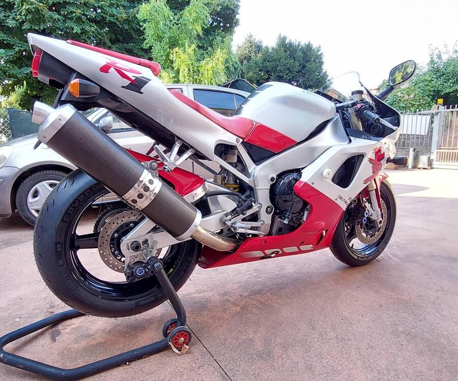 Yamaha YZF R1 (1998 - 99) (2)