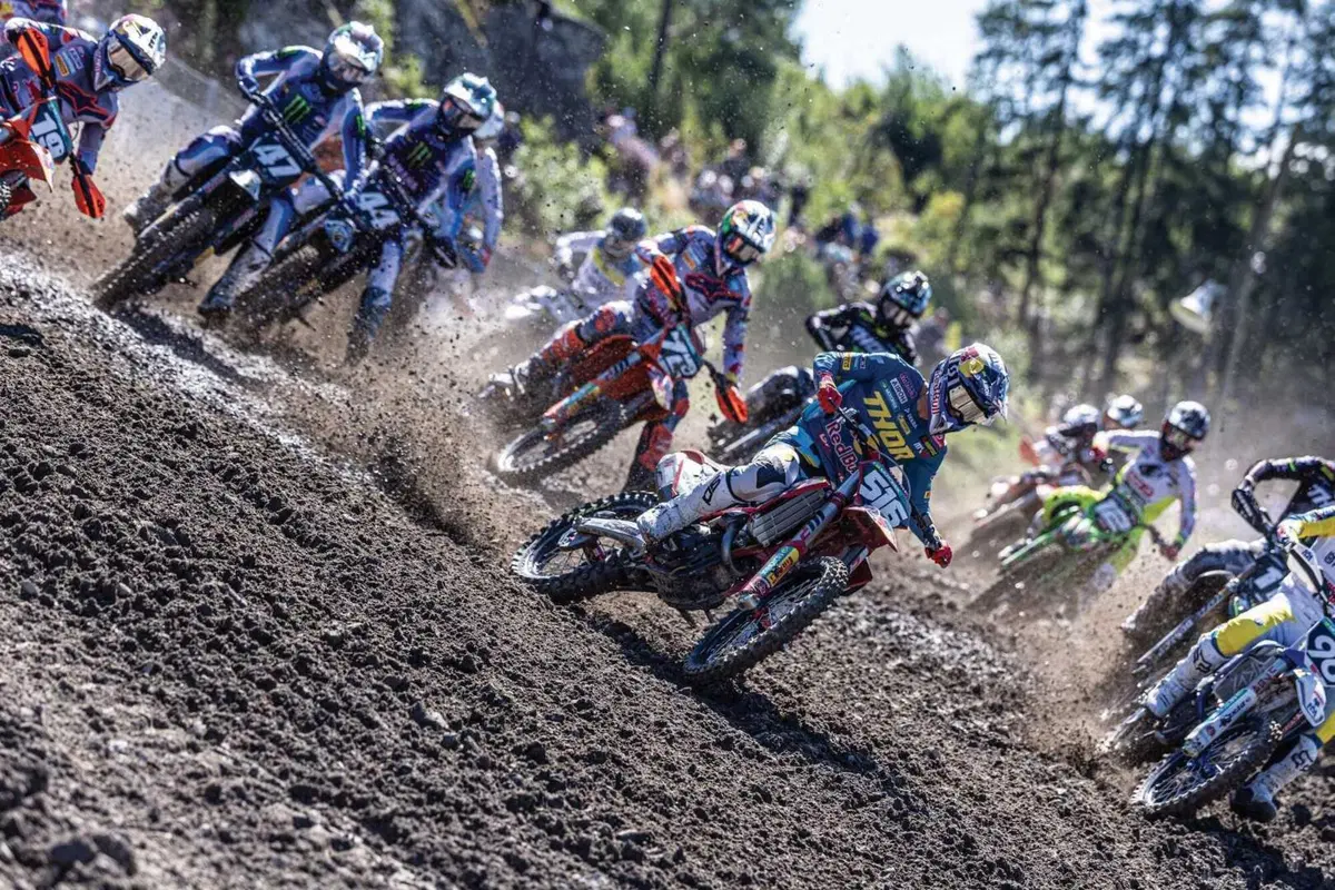 MXGP #15 Sabato FLASH. Manteniamo le distanze, per favore [GALLERY] (4)