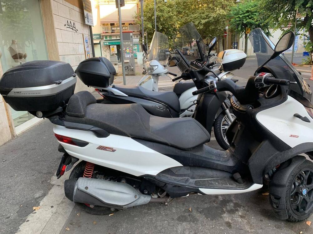 Piaggio Mp3 350 ie ABS (2018 - 19) (3)