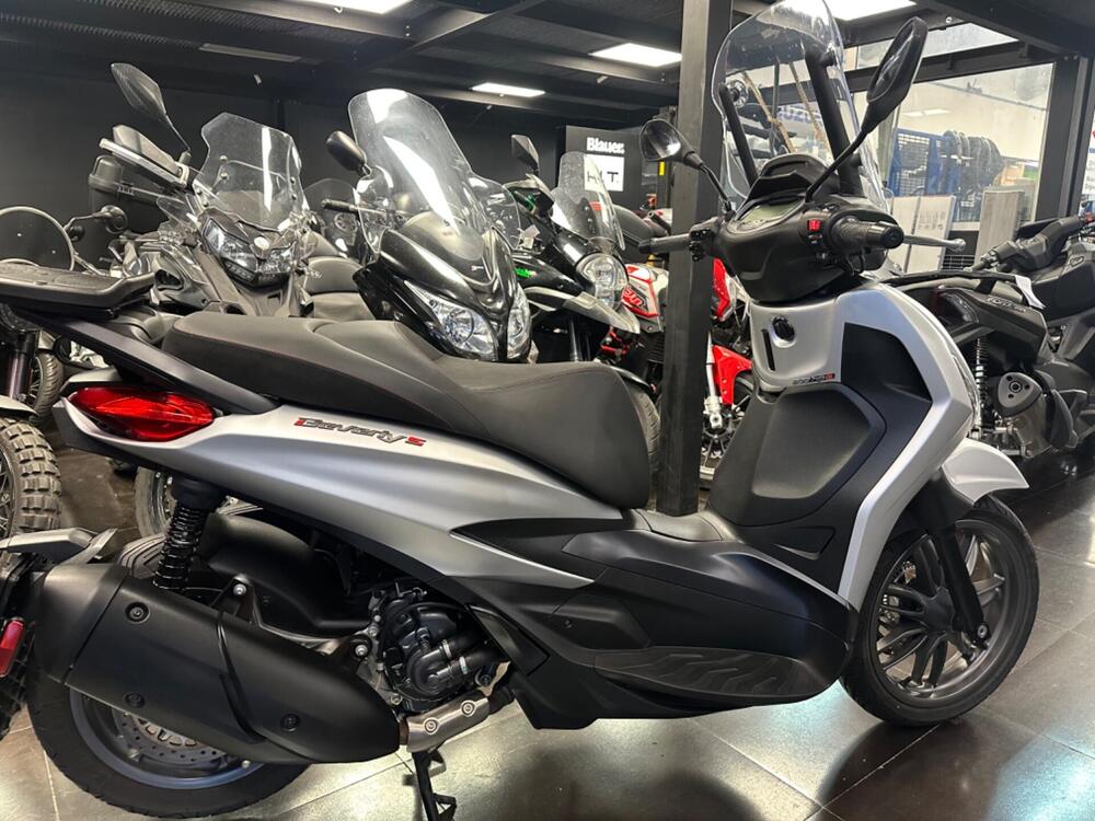 Piaggio Beverly 300 ABS-ASR (2021 - 24)