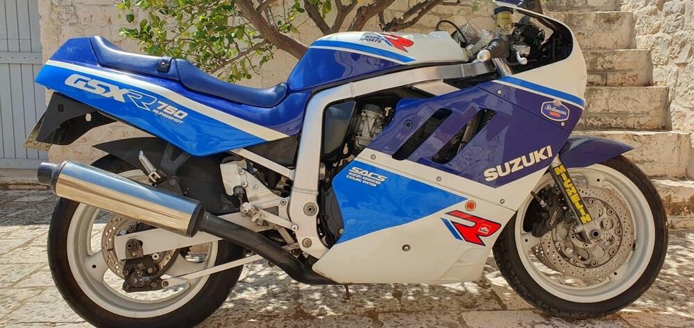 Suzuki GSXR 750