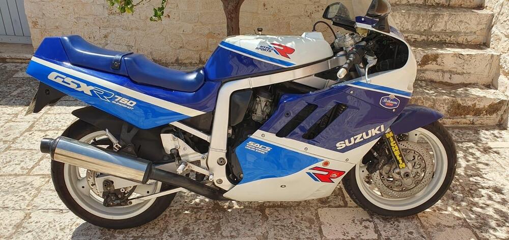 Suzuki GSXR 750 (3)