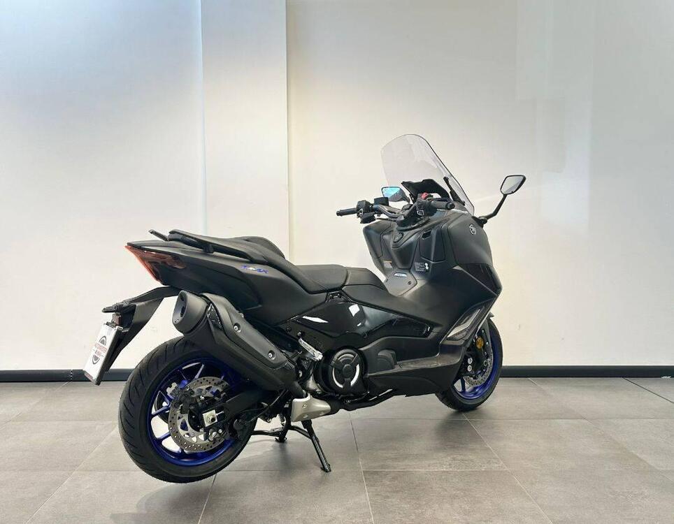 Yamaha T-Max 560 (2022 - 24) (2)