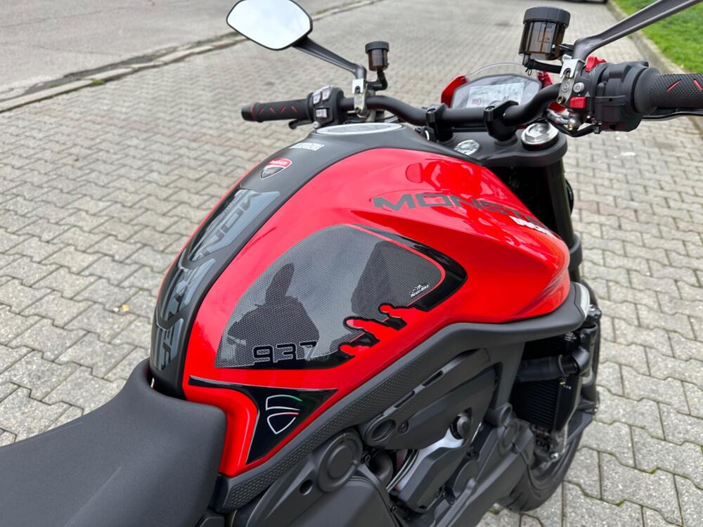 Ducati Monster 937 + (2021 - 24) (3)