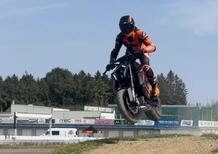 KTM 1390 Super Duke R... in versione cross!