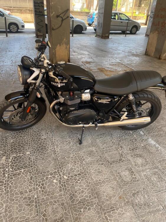 Triumph Street Twin 900 (2016) (2)