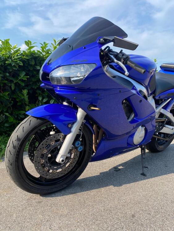 Yamaha YZF R6 (2001 - 02)