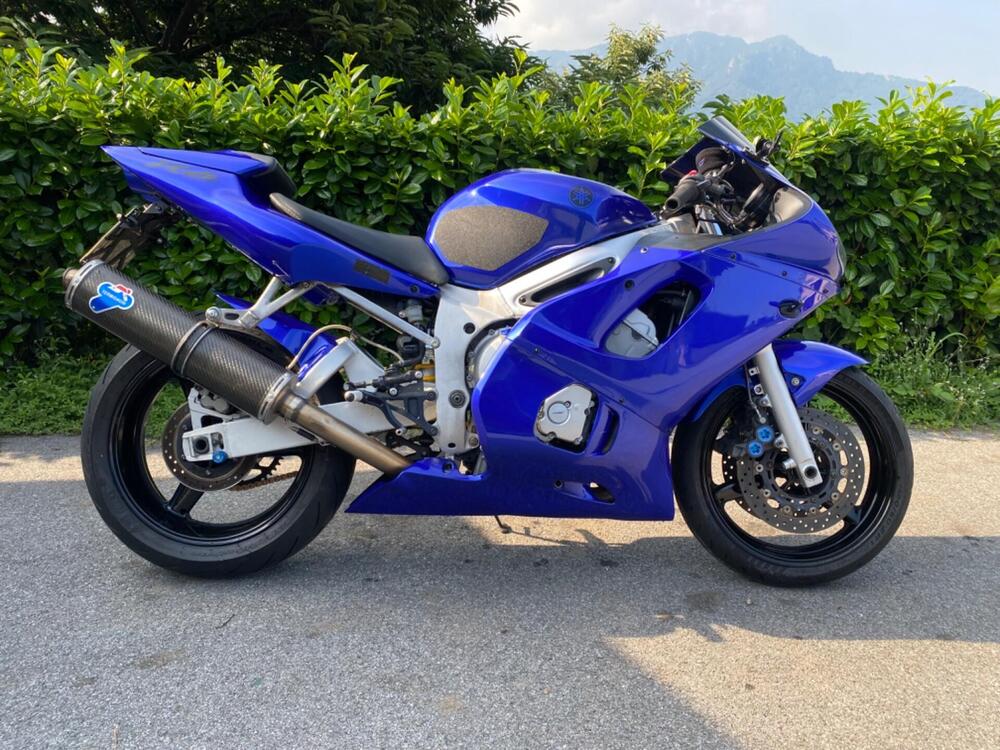 Yamaha YZF R6 (2001 - 02) (5)