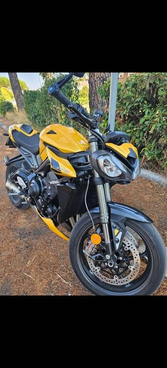 Triumph Street Triple 765 RS (2023 - 24) (2)