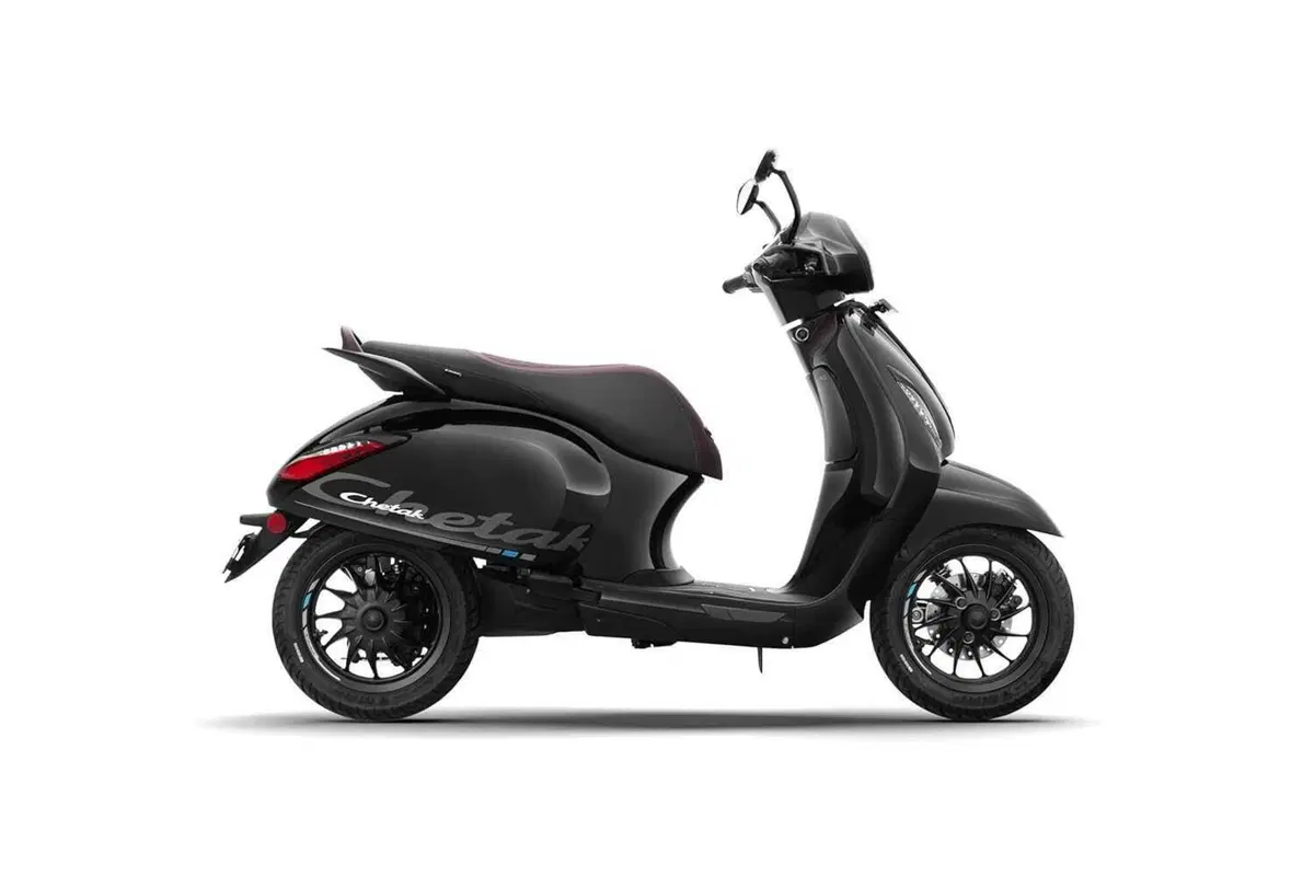 Compreresti uno scooter elettrico su Amazon? Bajaj ne vende uno (4)