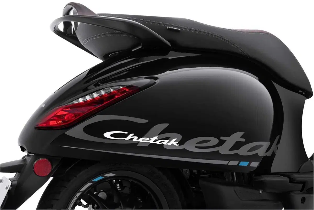 Compreresti uno scooter elettrico su Amazon? Bajaj ne vende uno (5)