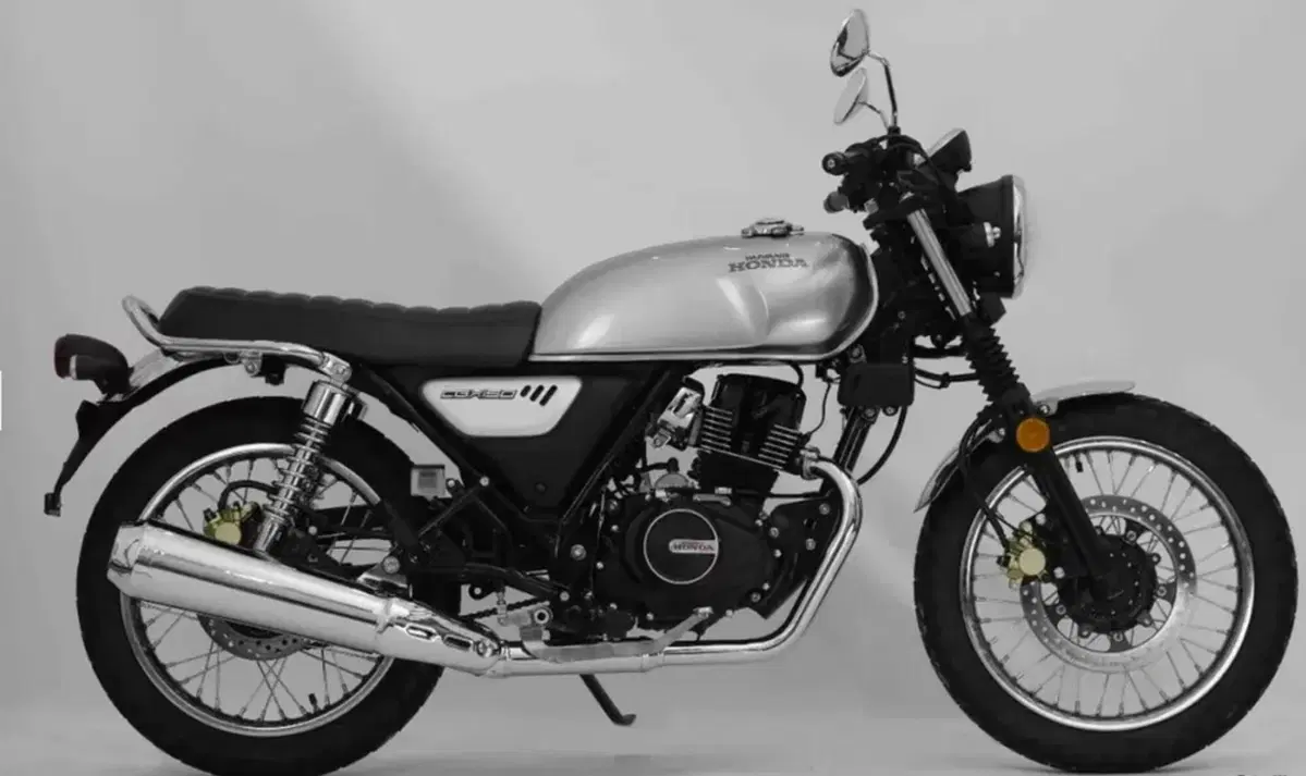 Honda CGX 150: salto nel passato (2)